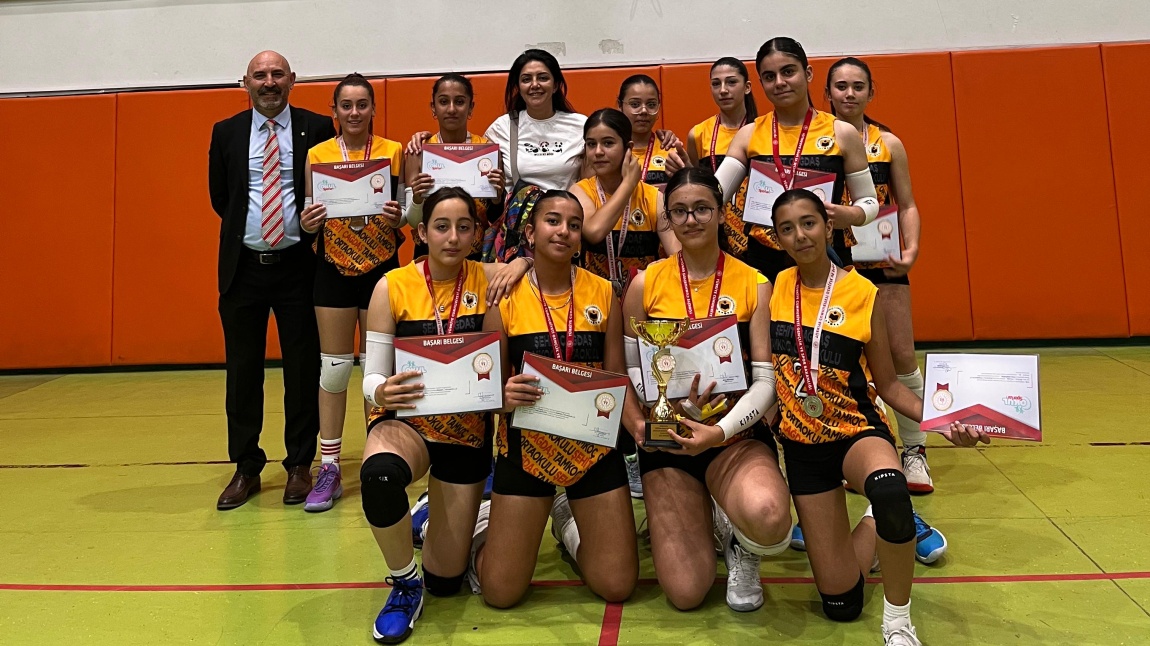Voleybol Takımımız İlçe İkincisi Oldu